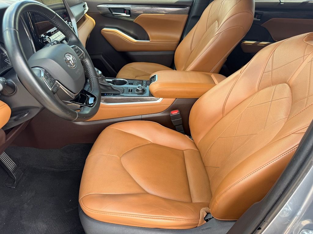 Thumbnail: 2021 Toyota Highlander - 10