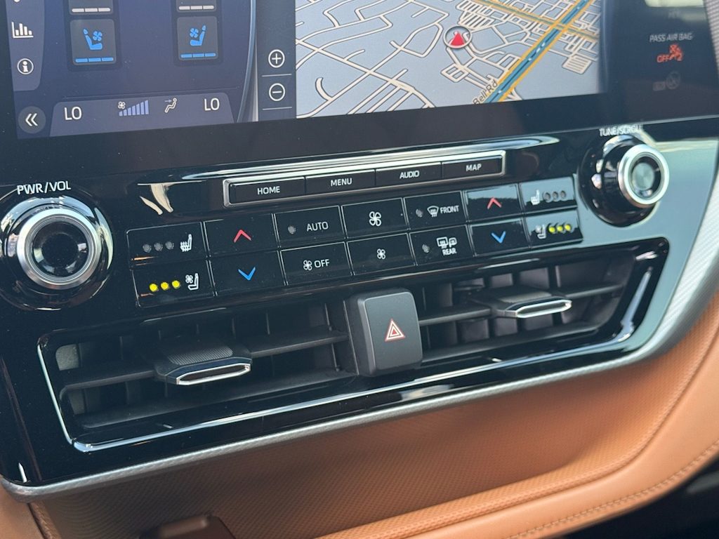 Thumbnail: 2021 Toyota Highlander - 27