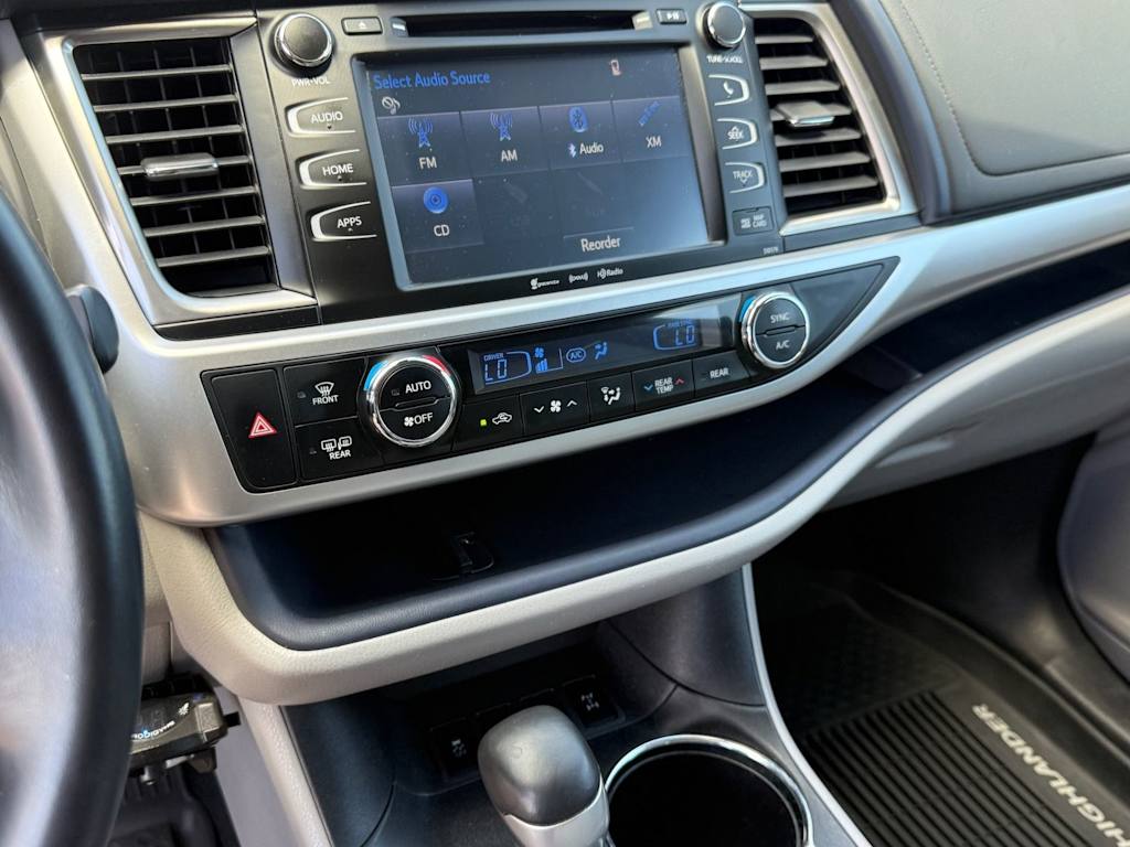 Thumbnail: 2017 Toyota Highlander - 26