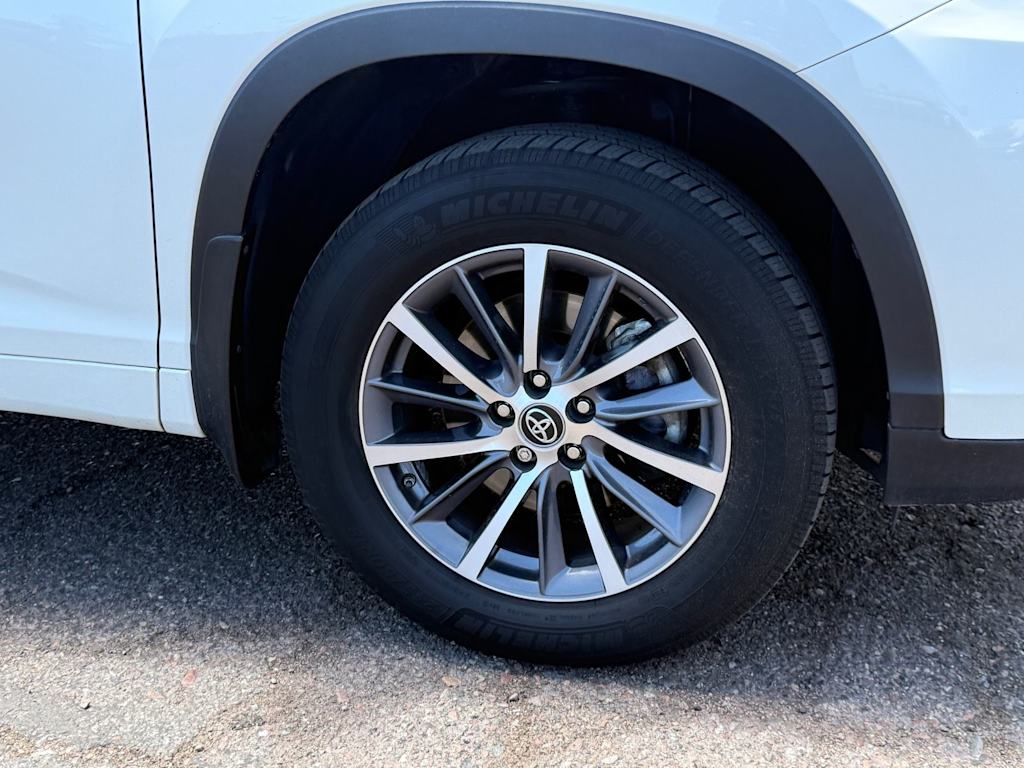 Thumbnail: 2017 Toyota Highlander - 6