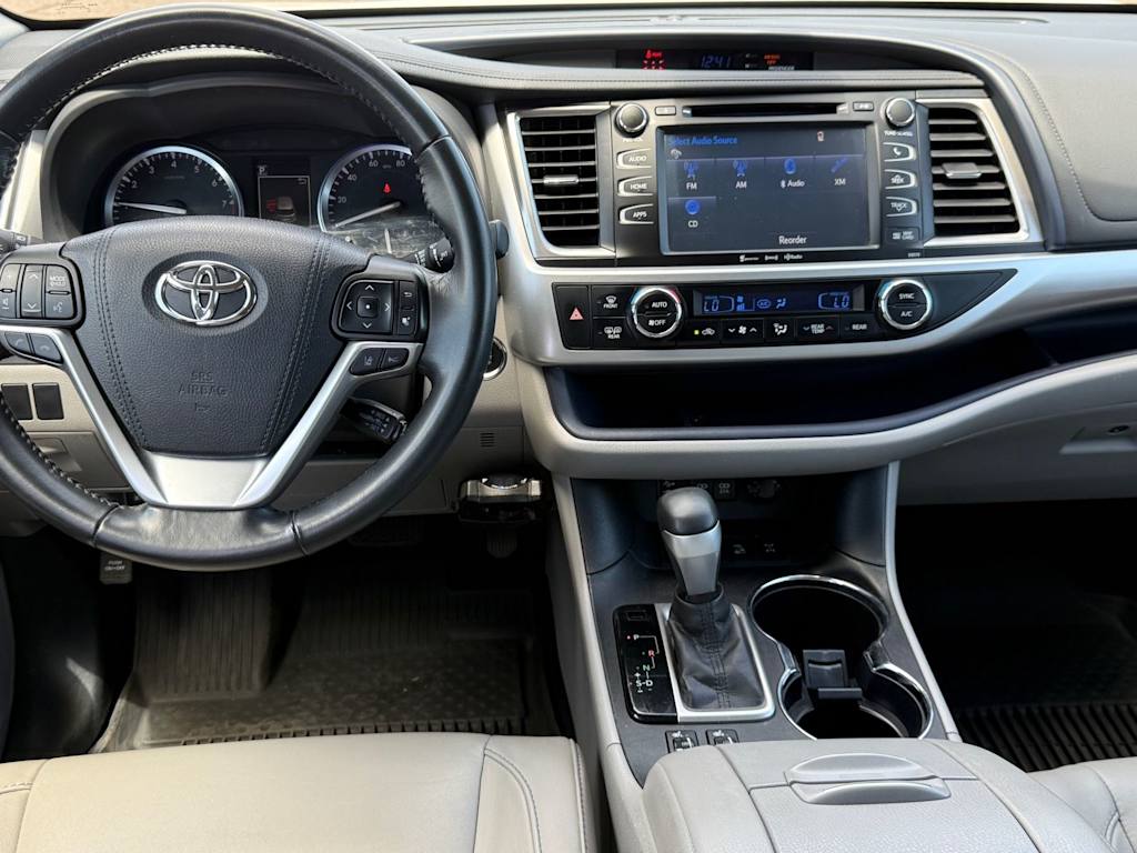 Thumbnail: 2017 Toyota Highlander - 2