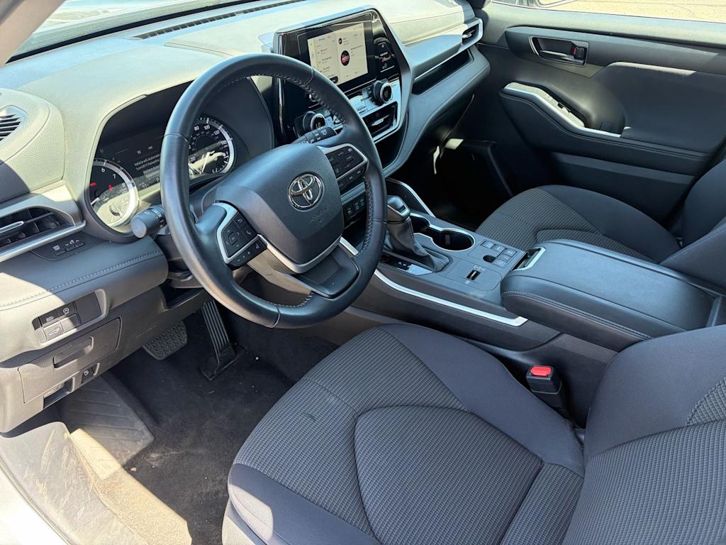 Thumbnail: 2025 Toyota Highlander - 2