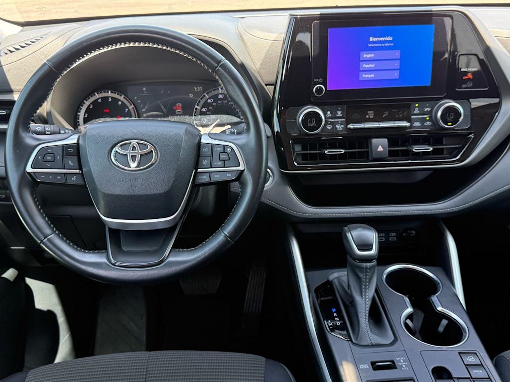 Thumbnail: 2023 Toyota Highlander - 2
