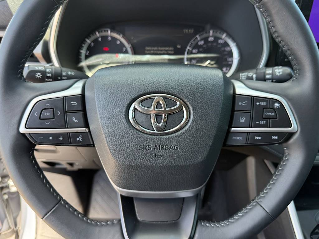 Thumbnail: 2024 Toyota Highlander - 24