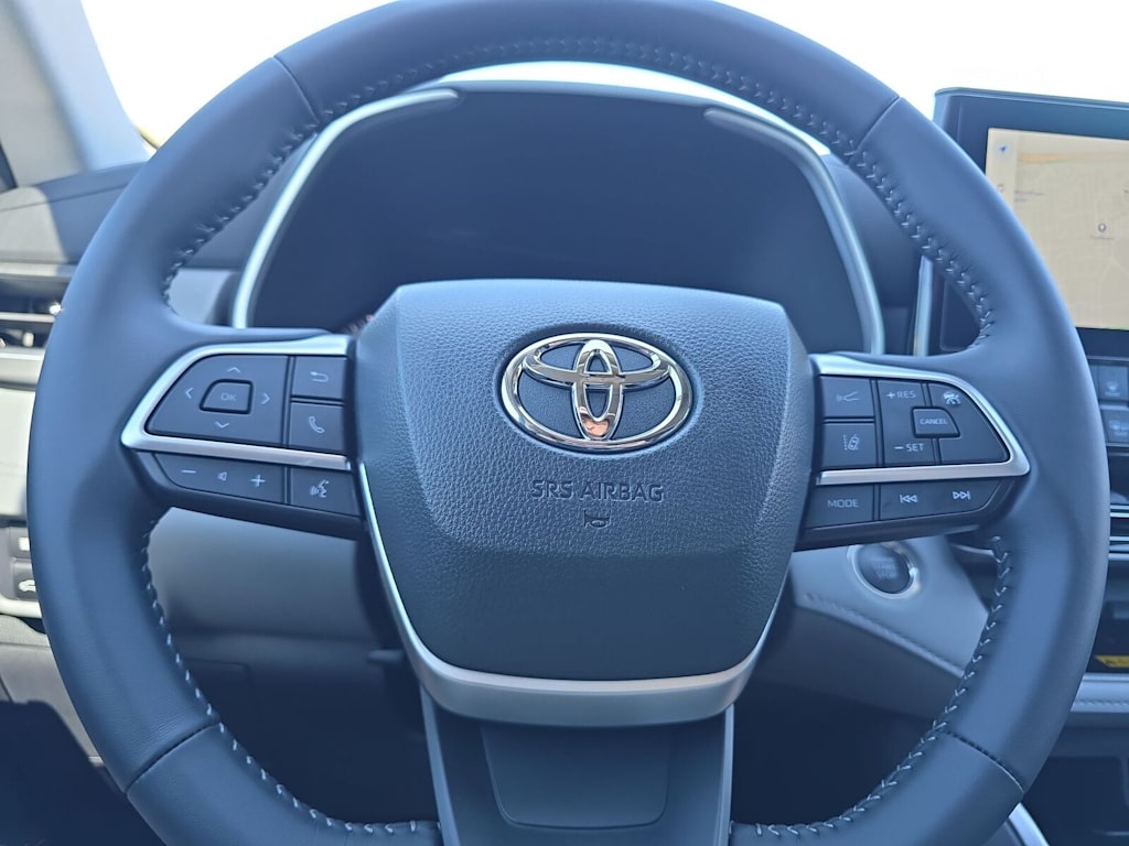 Thumbnail: 2025 Toyota Highlander - 30
