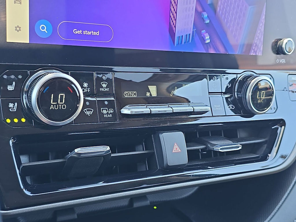 Thumbnail: 2023 Toyota Highlander - 30