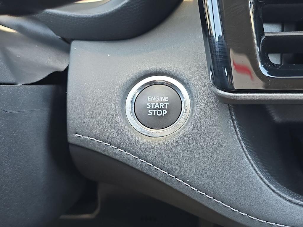 Thumbnail: 2023 Toyota Highlander - 32