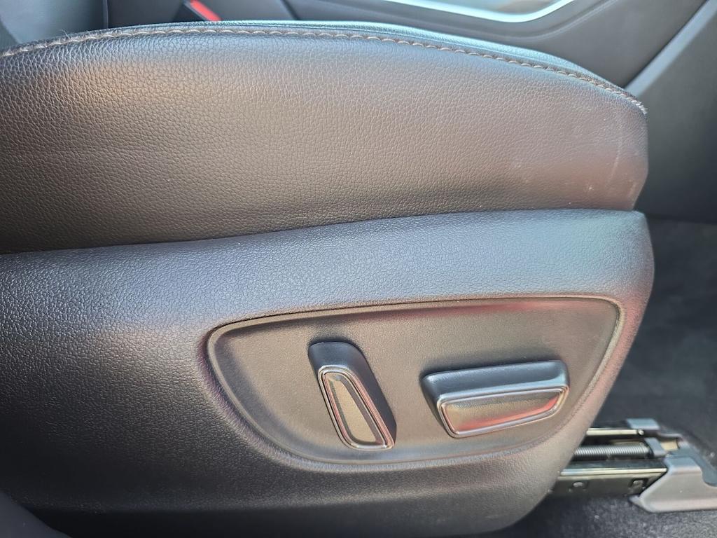 Thumbnail: 2023 Toyota Highlander - 24