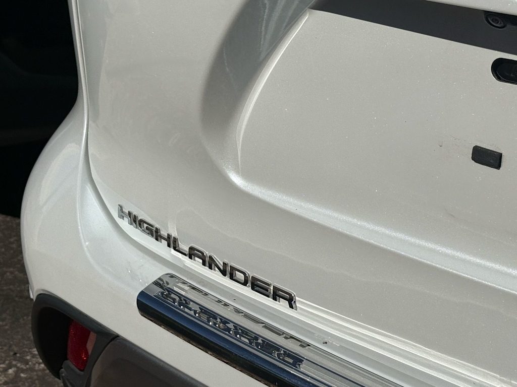 Thumbnail: 2024 Toyota Highlander - 13