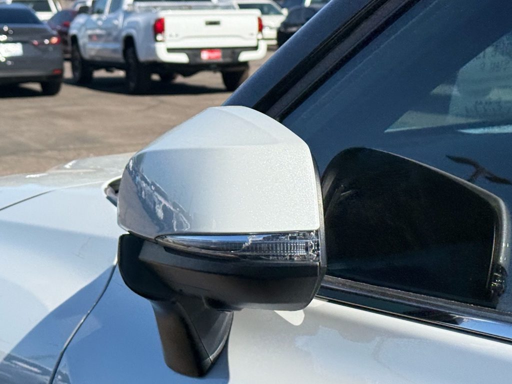 Thumbnail: 2024 Toyota Highlander - 17