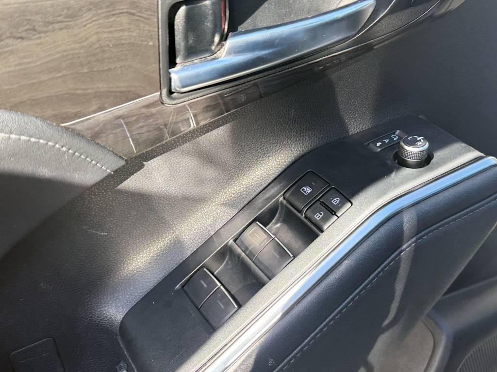 Thumbnail: 2024 Toyota Highlander - 18