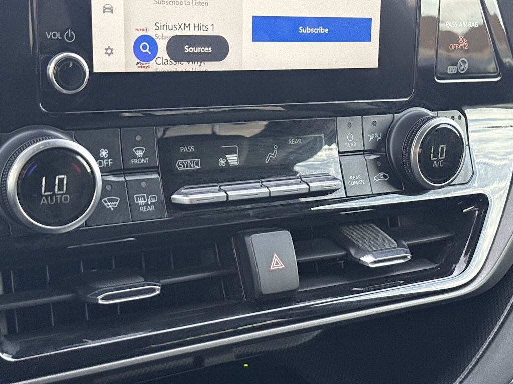 Thumbnail: 2024 Toyota Highlander - 27