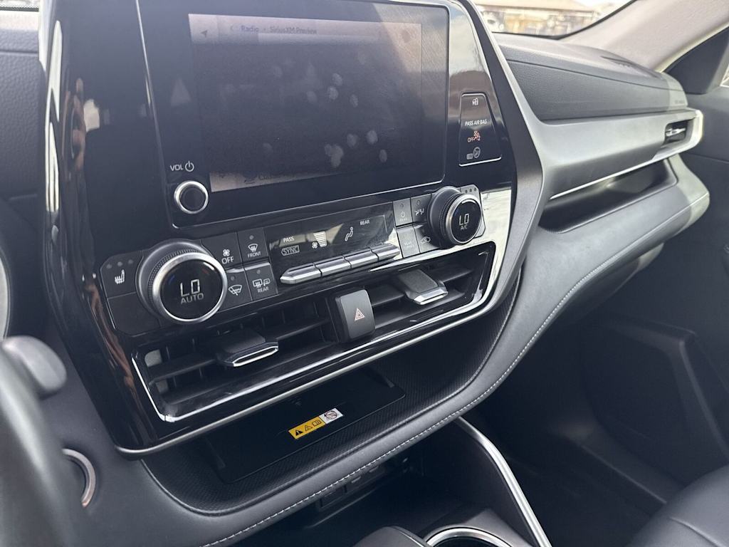 Thumbnail: 2024 Toyota Highlander - 13