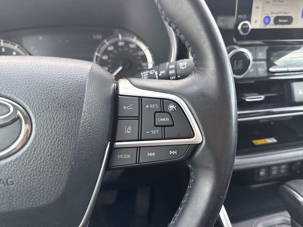 Thumbnail: 2024 Toyota Highlander - 32