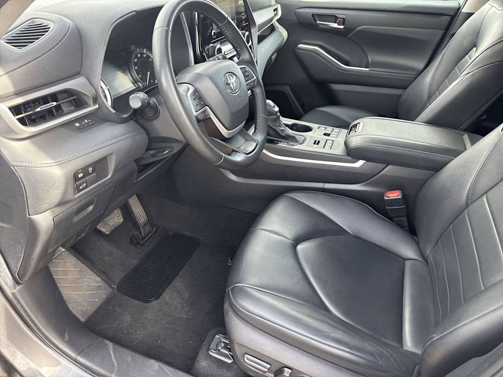 Thumbnail: 2024 Toyota Highlander - 11