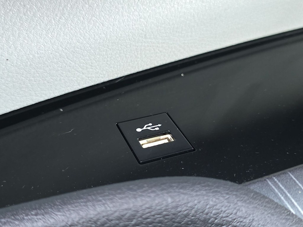Thumbnail: 2025 Toyota Sienna - 28
