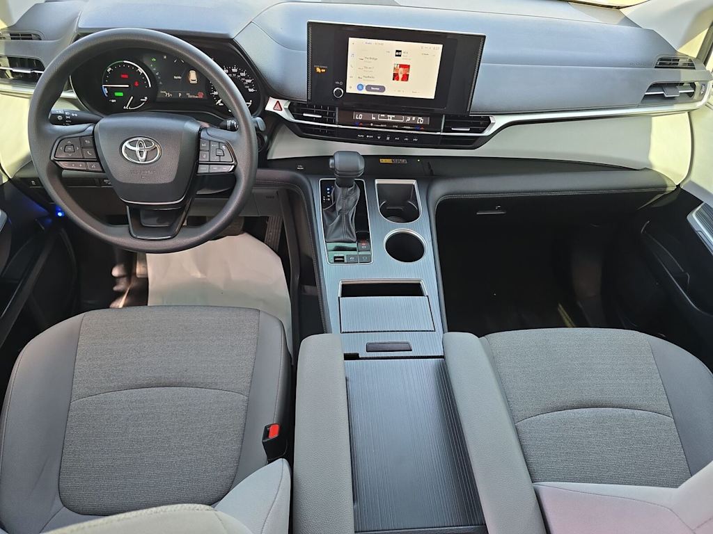 Thumbnail: 2025 Toyota Sienna - 9