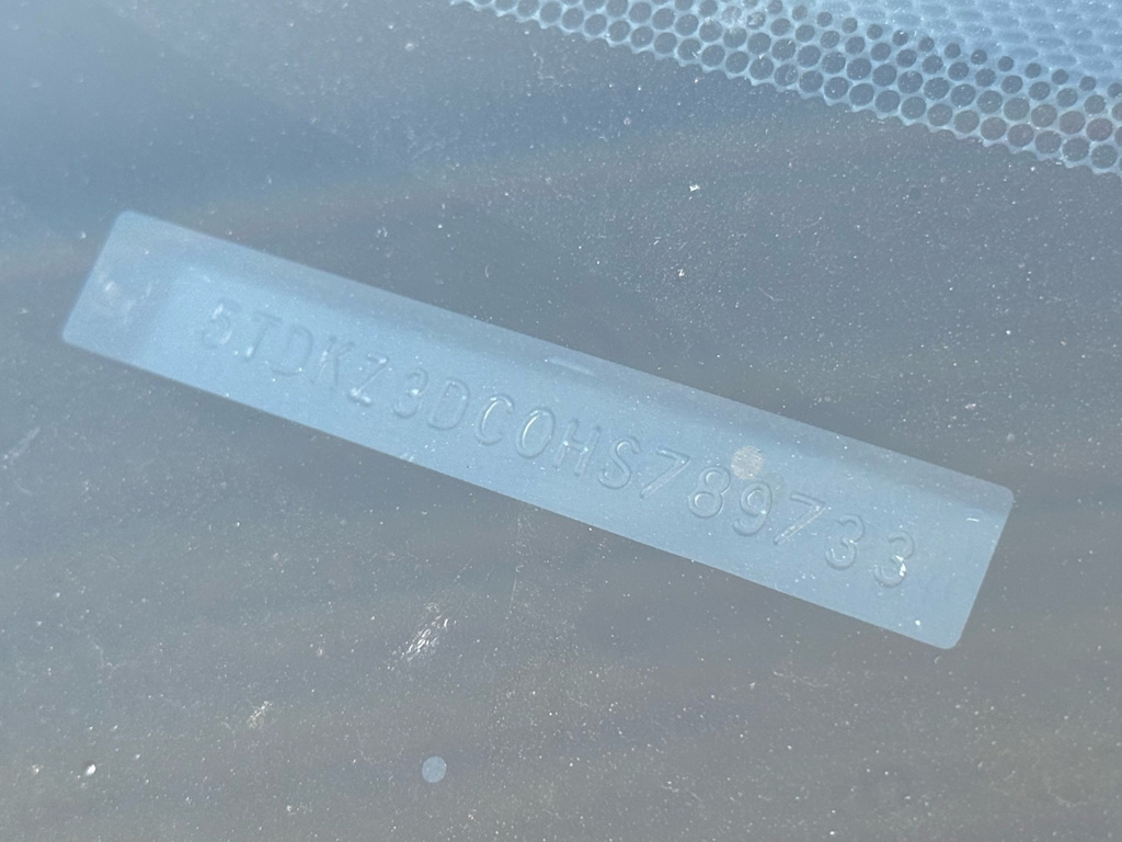 Thumbnail: 2017 Toyota Sienna - 6