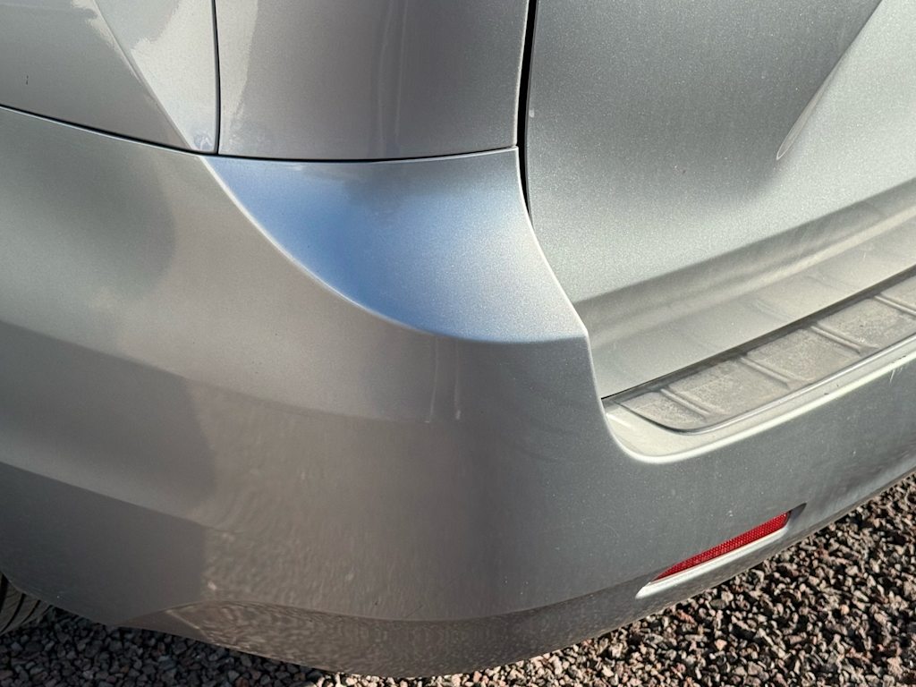 Thumbnail: 2017 Toyota Sienna - 14