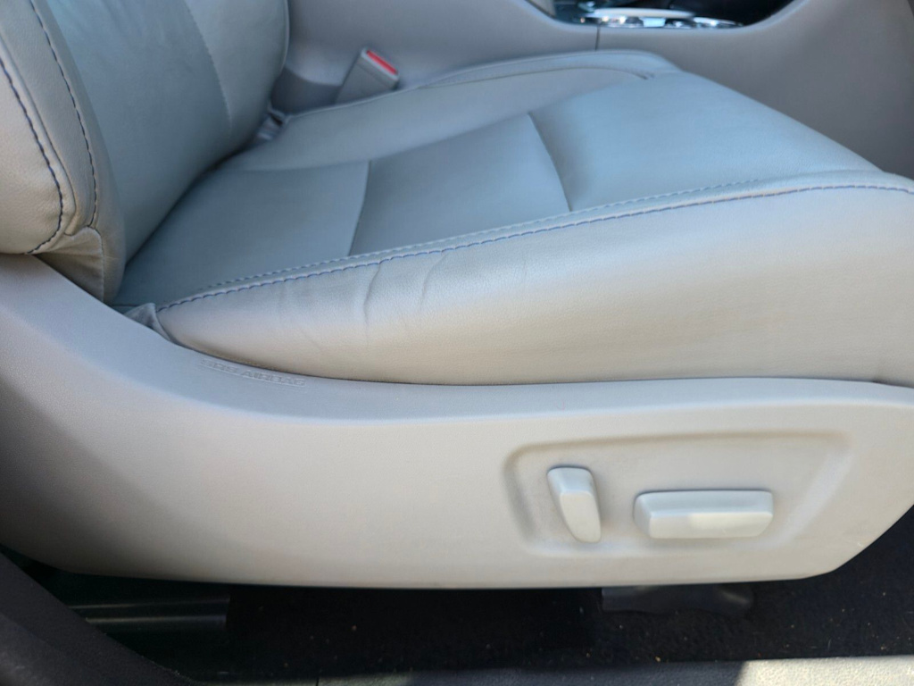 Thumbnail: 2017 Toyota Highlander - 19