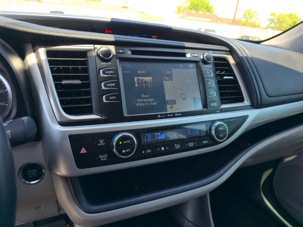 Thumbnail: 2017 Toyota Highlander - 12