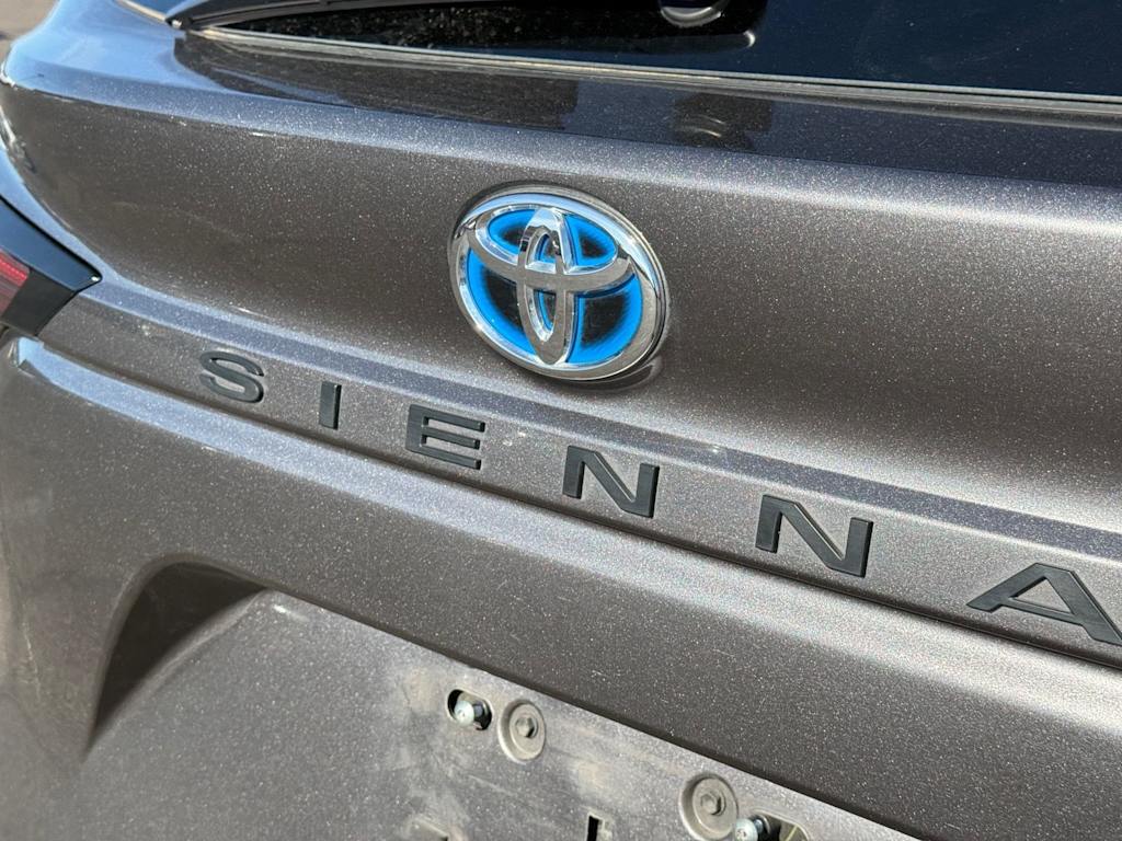 Thumbnail: 2024 Toyota Sienna - 17