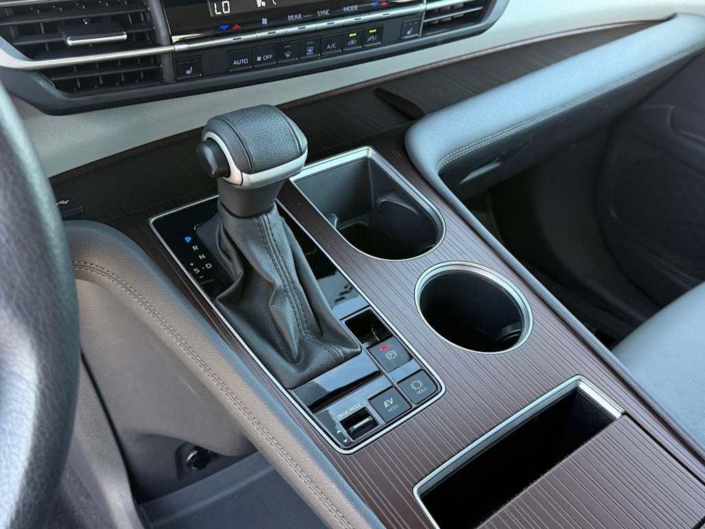 Thumbnail: 2024 Toyota Sienna - 12