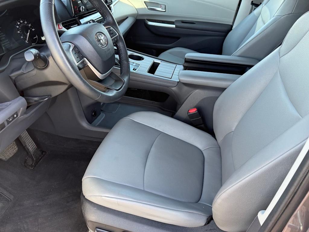 Thumbnail: 2024 Toyota Sienna - 9