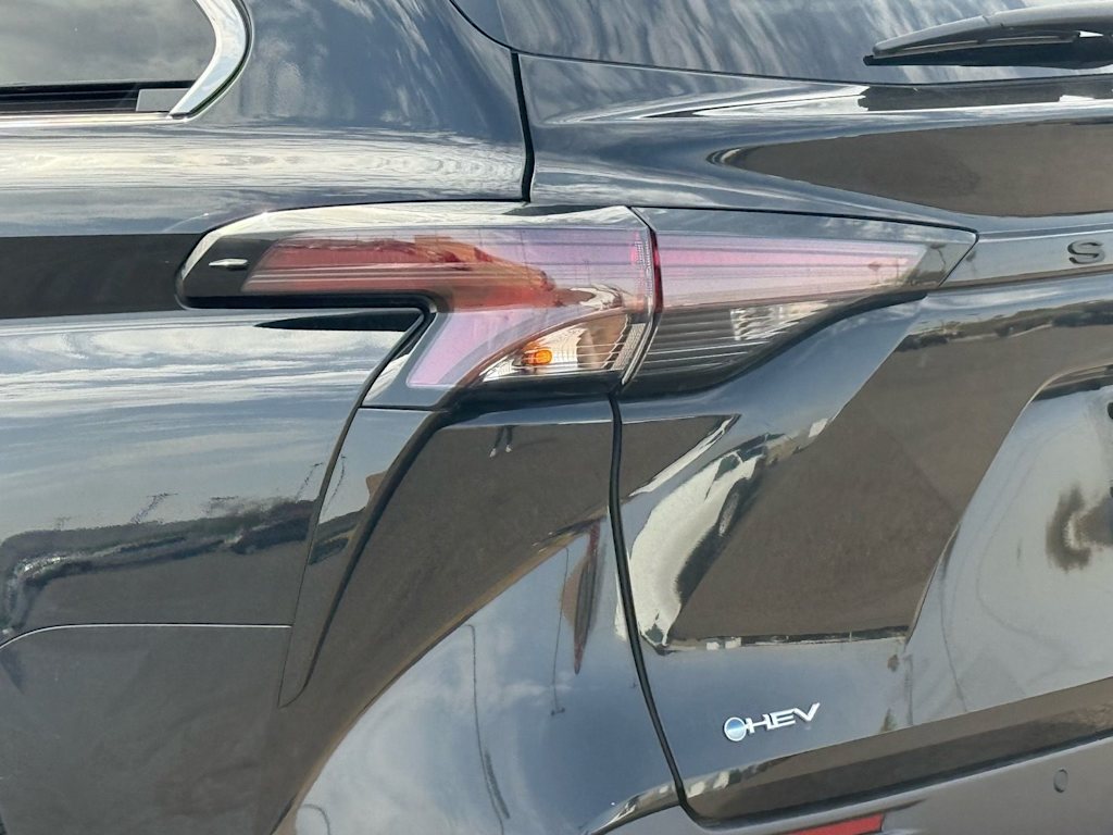 Thumbnail: 2025 Toyota Sienna - 16