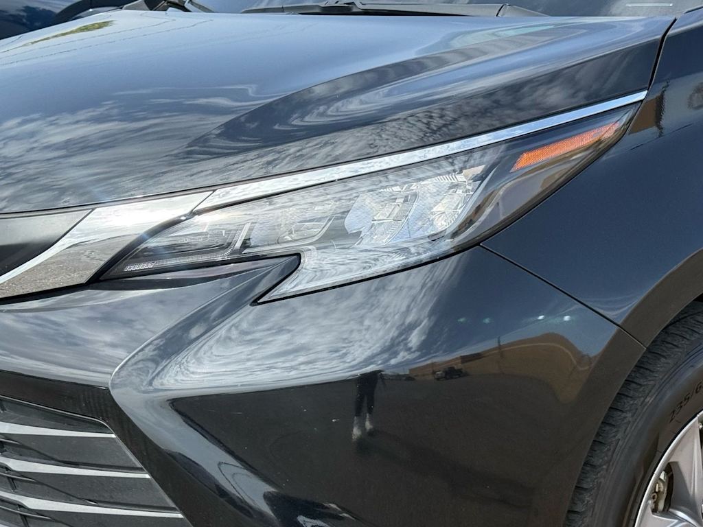Thumbnail: 2025 Toyota Sienna - 15