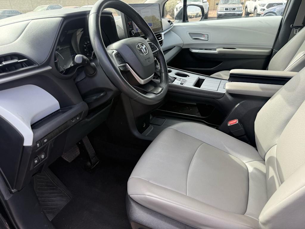 Thumbnail: 2025 Toyota Sienna - 7