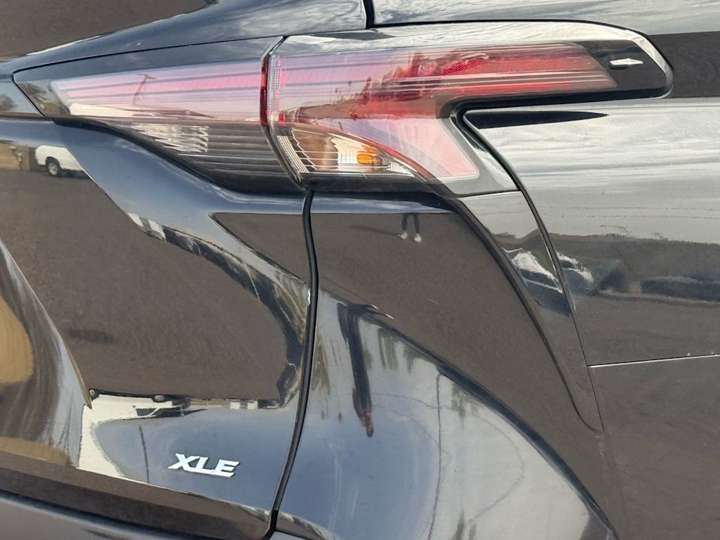Thumbnail: 2025 Toyota Sienna - 17