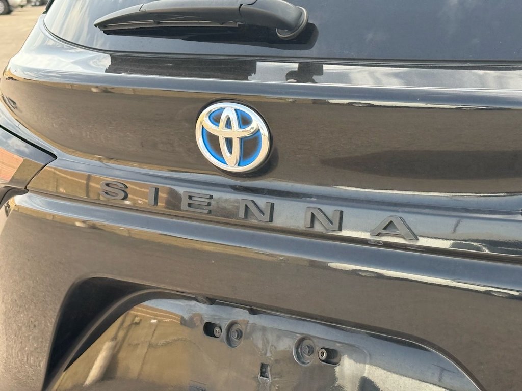 Thumbnail: 2025 Toyota Sienna - 19