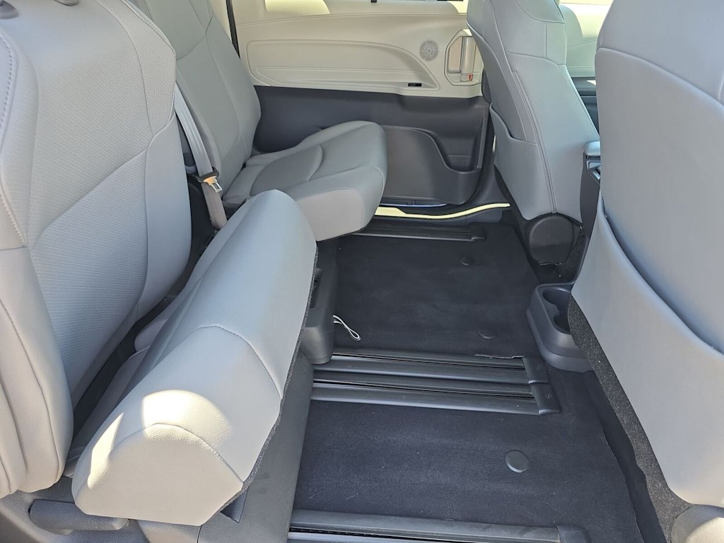 Thumbnail: 2024 Toyota Sienna - 11