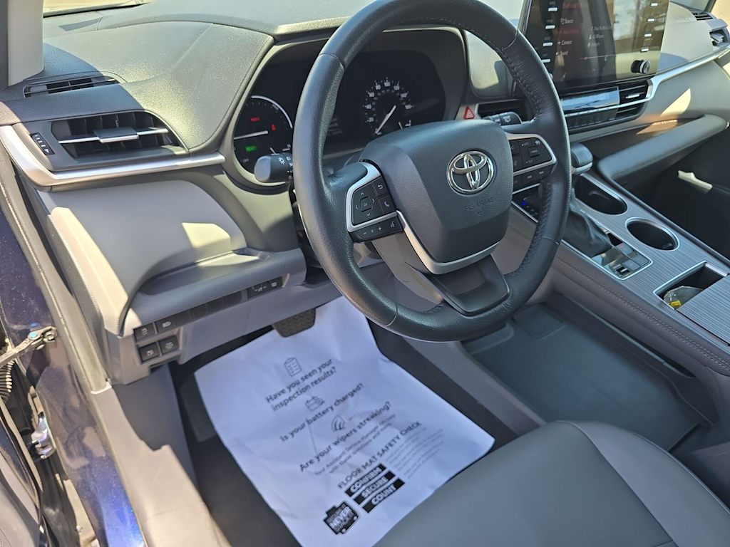 Thumbnail: 2024 Toyota Sienna - 8