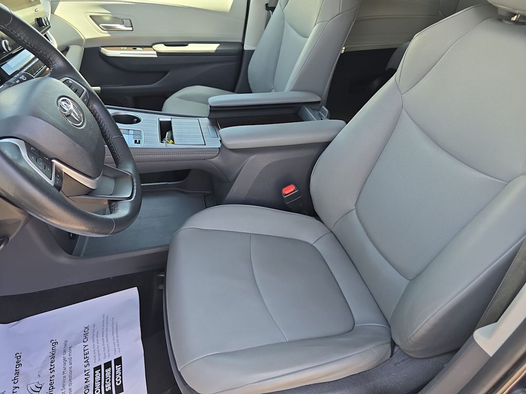 Thumbnail: 2024 Toyota Sienna - 10