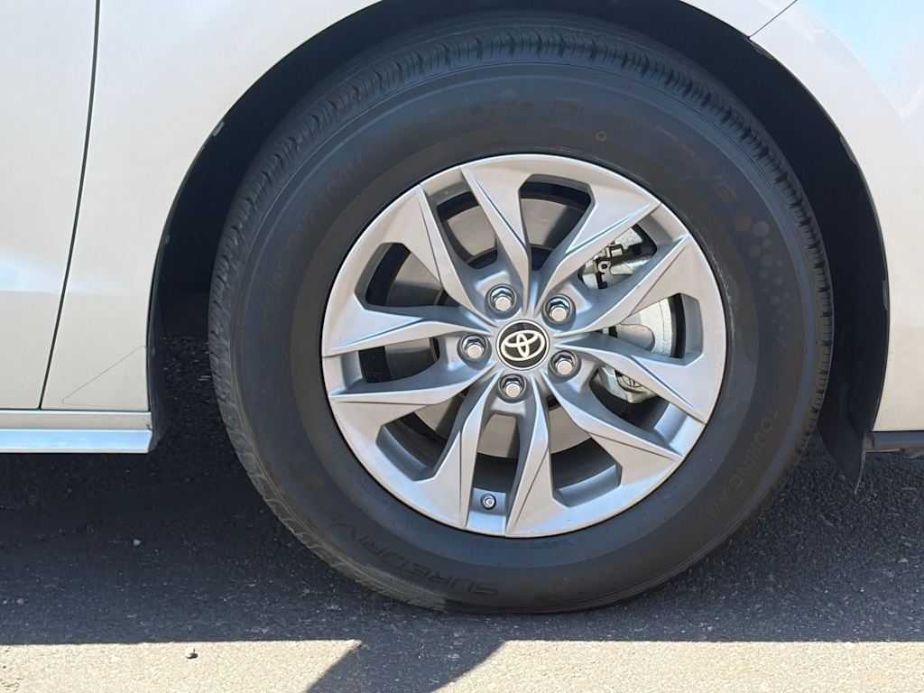 Thumbnail: 2024 Toyota Sienna - 6