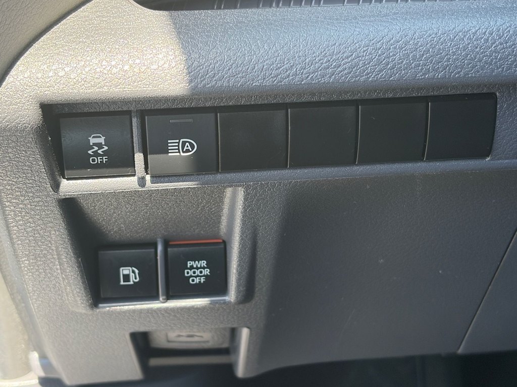 Thumbnail: 2024 Toyota Sienna - 14