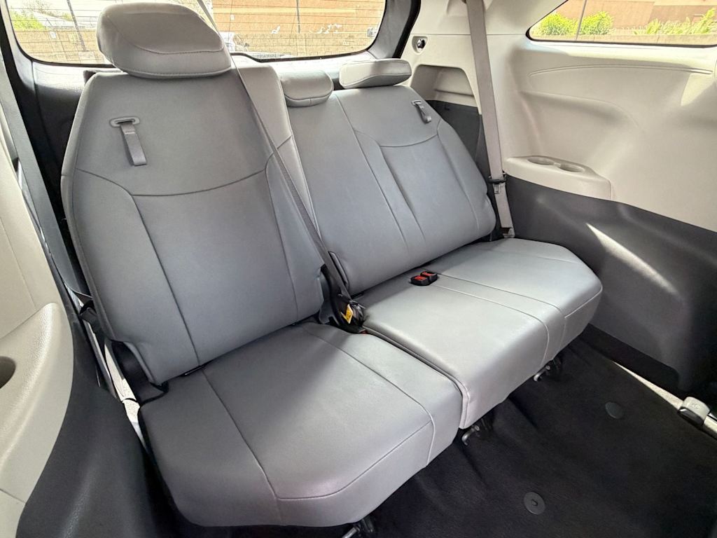 Thumbnail: 2024 Toyota Sienna - 10