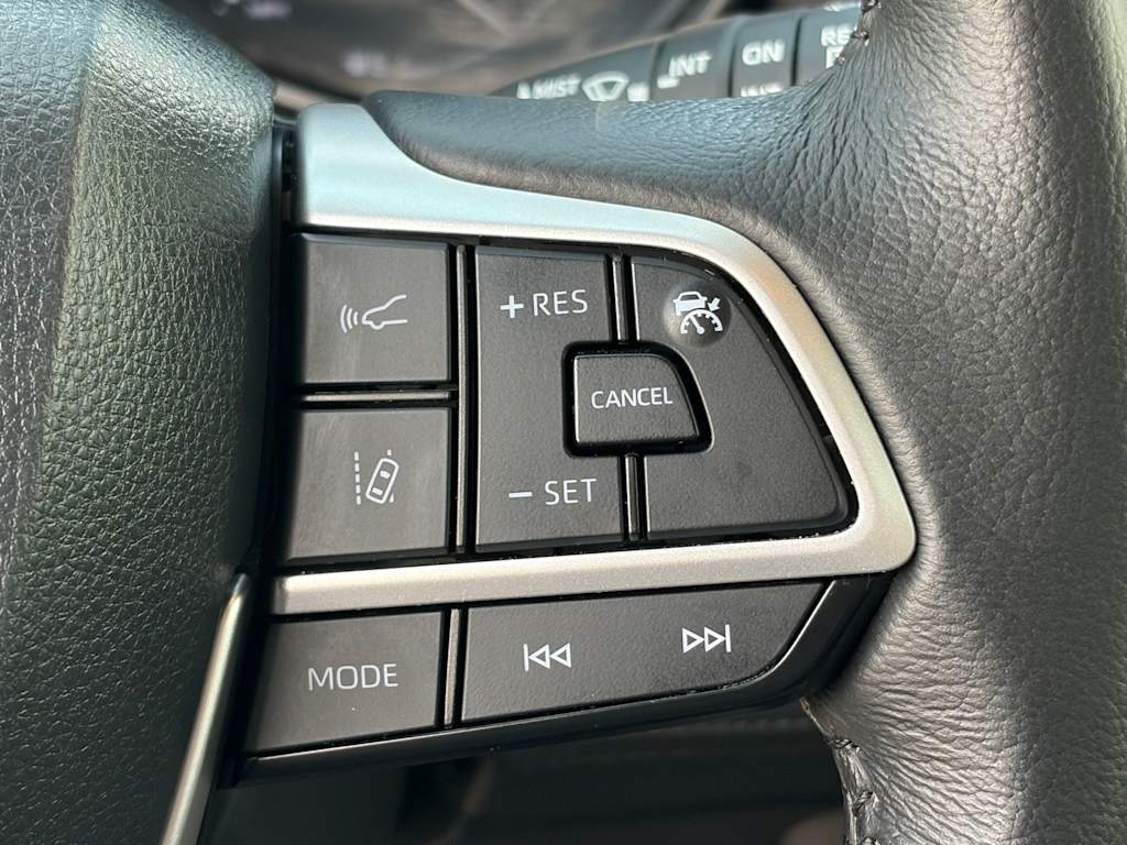 Thumbnail: 2024 Toyota Sienna - 26
