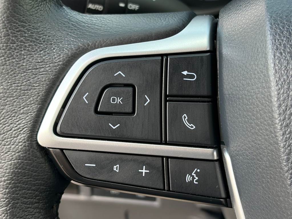 Thumbnail: 2024 Toyota Sienna - 25