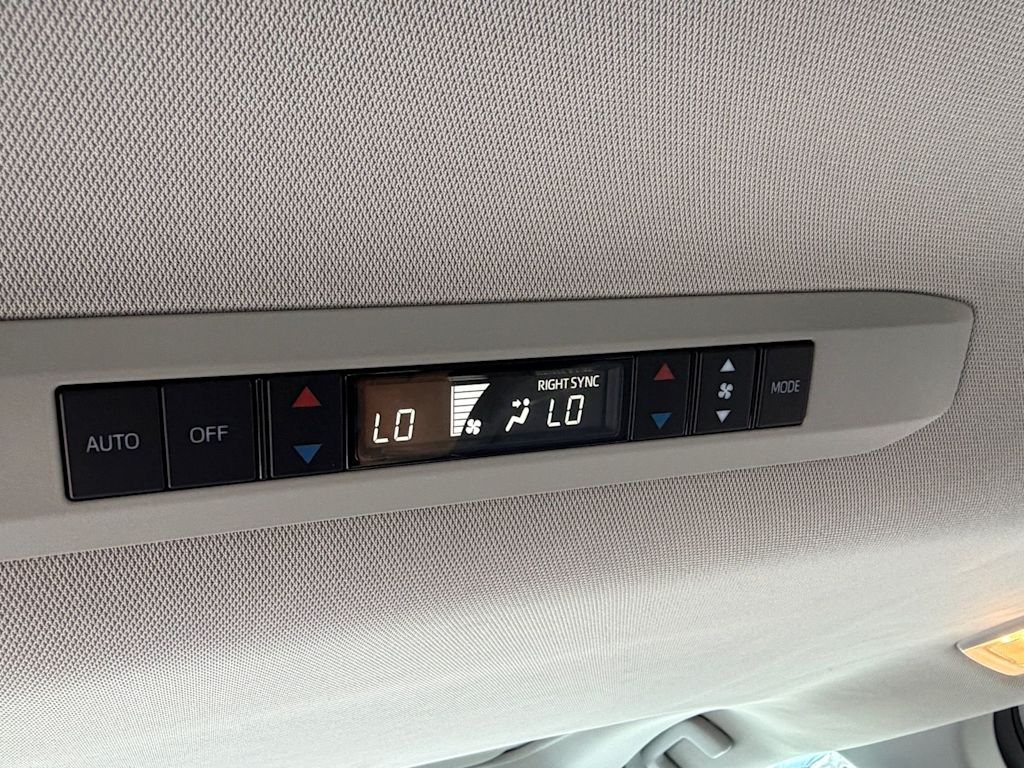 Thumbnail: 2024 Toyota Sienna - 20