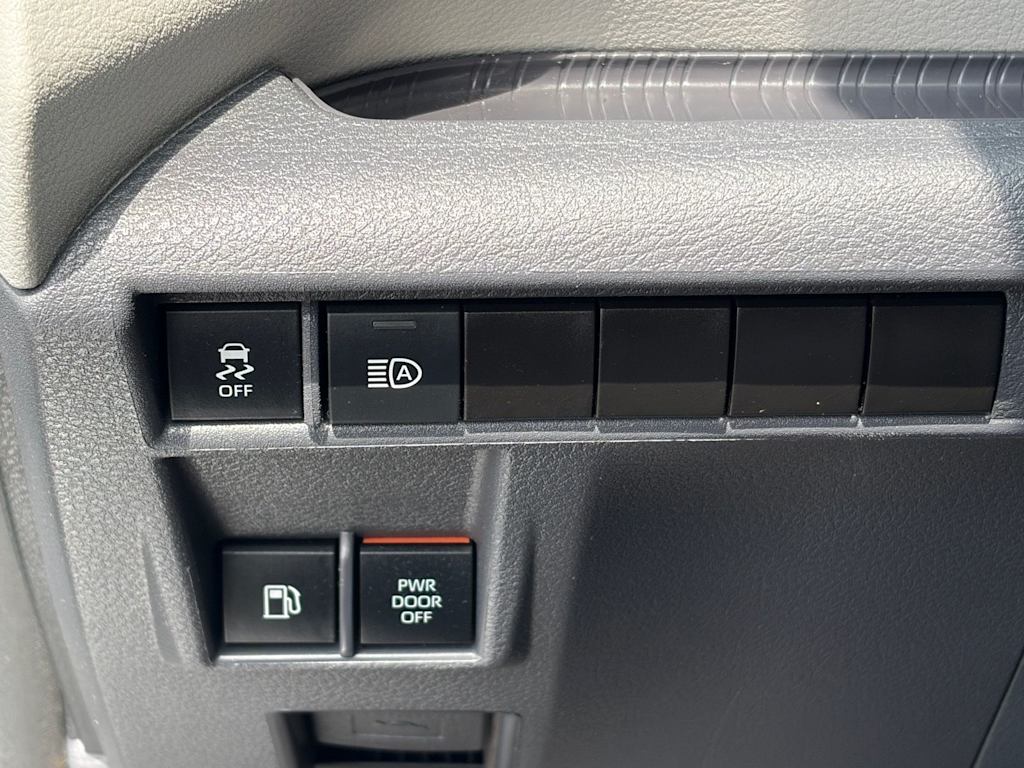 Thumbnail: 2024 Toyota Sienna - 23