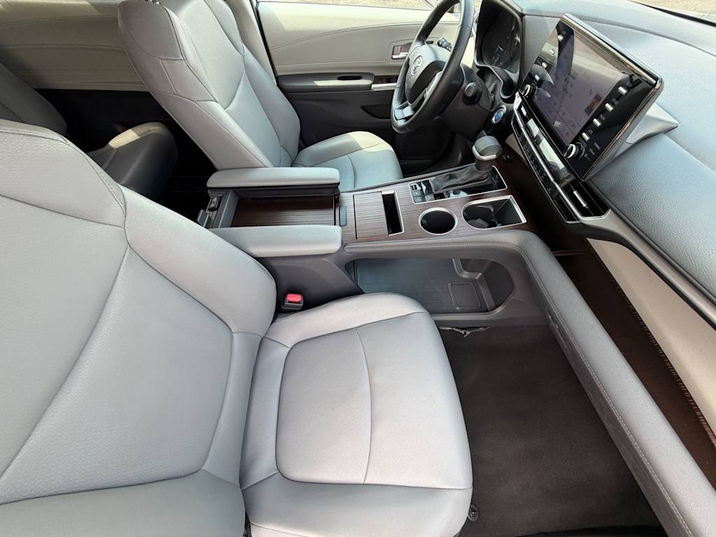 Thumbnail: 2024 Toyota Sienna - 8