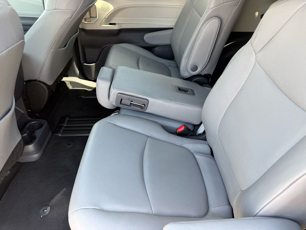 Thumbnail: 2024 Toyota Sienna - 29