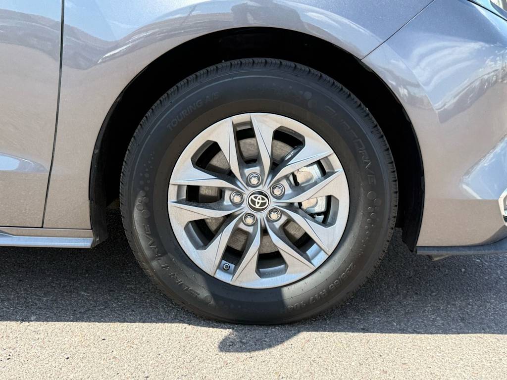 Thumbnail: 2024 Toyota Sienna - 7