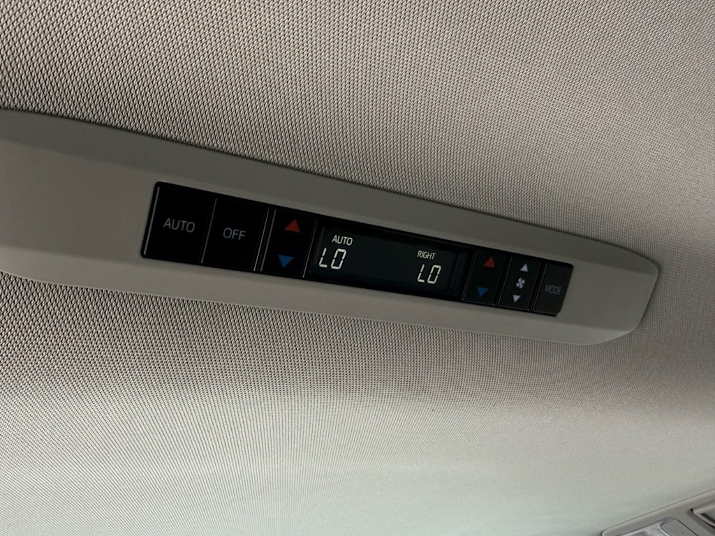 Thumbnail: 2024 Toyota Sienna - 14