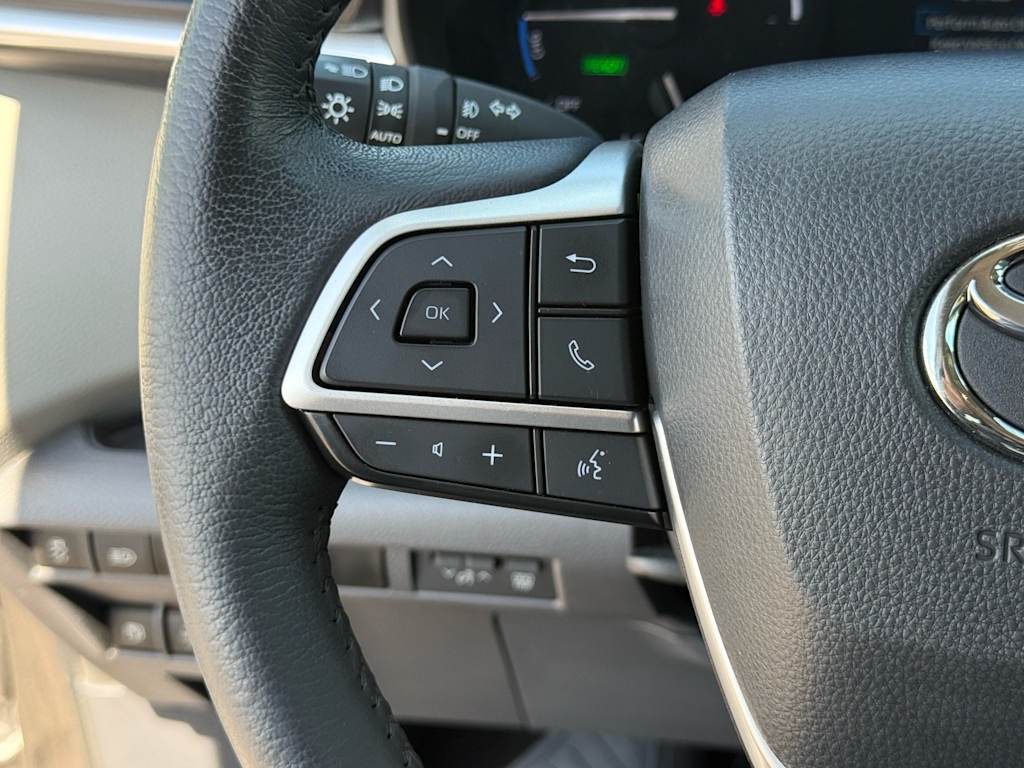 Thumbnail: 2024 Toyota Sienna - 22