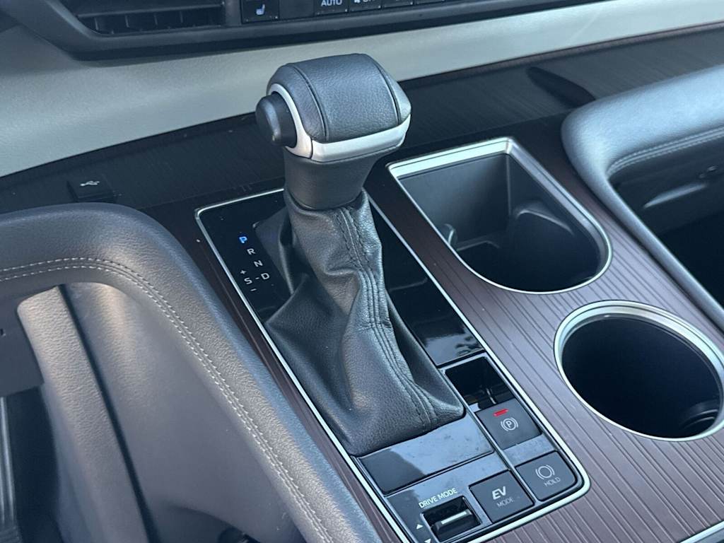 Thumbnail: 2024 Toyota Sienna - 14