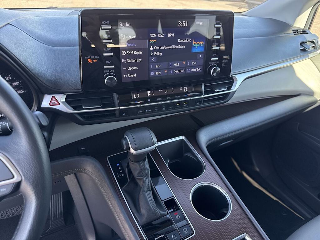 Thumbnail: 2024 Toyota Sienna - 13